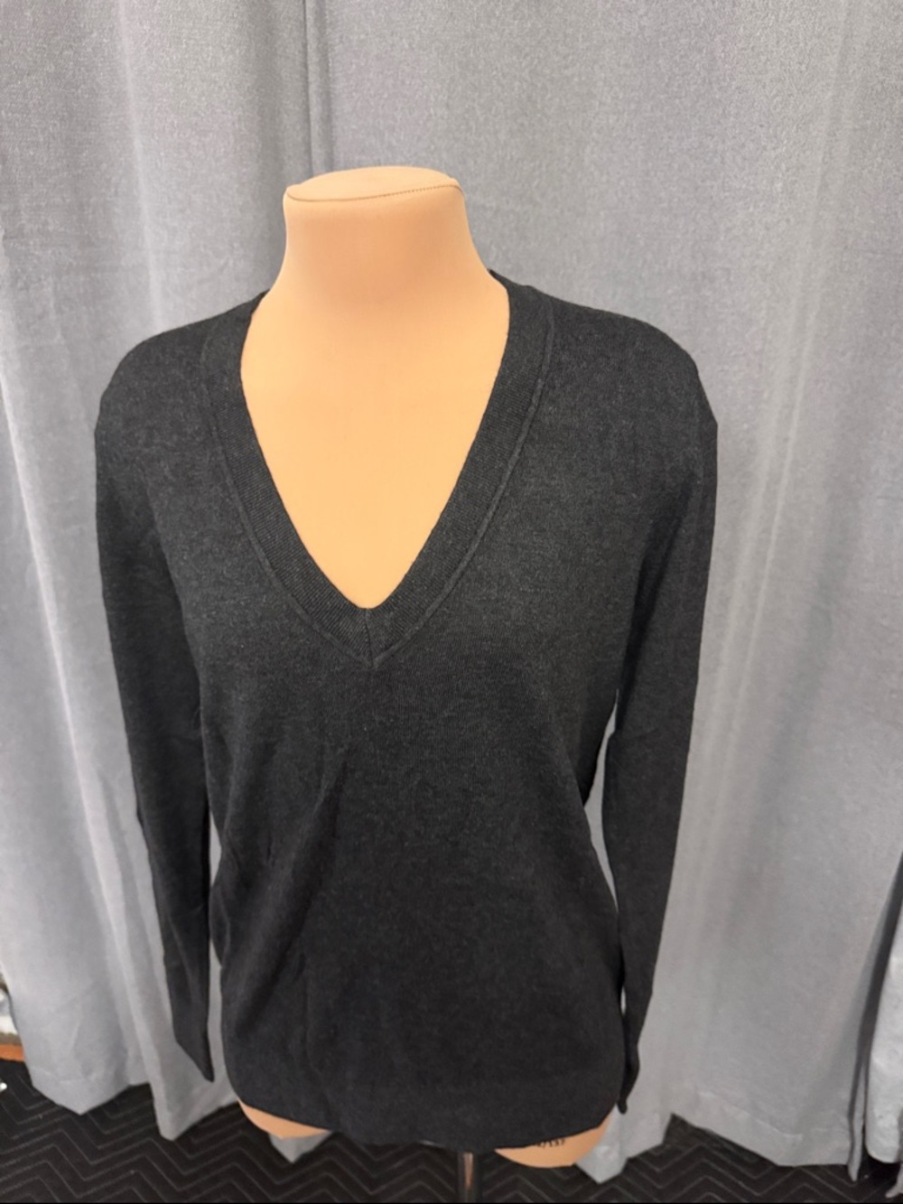 Quince Charcoal V-Neck Cashmere Sweater - Deep Charcoal - Picture 9 of 9
